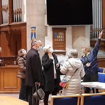 Caroline points out our eco-friendly lighting