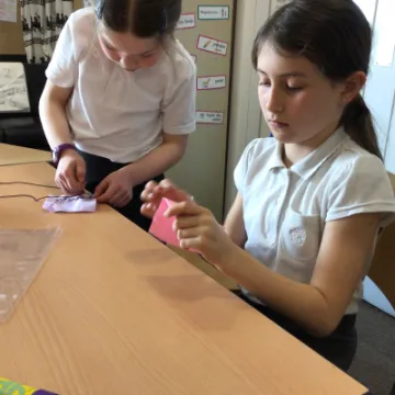 6AC6AF65-B334-4C77-B644-0F16B46F65D7