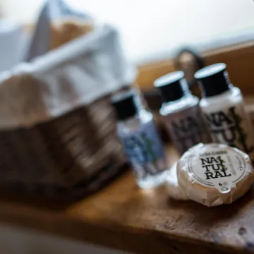 Overwater Luxury Glamping Wellington Interior 25