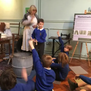 818FC020-44A4-4549-8890-77369423107B