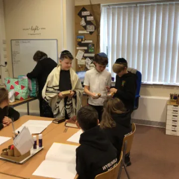 63D3908A-F3E4-4594-8FA8-BEC456D5A87B