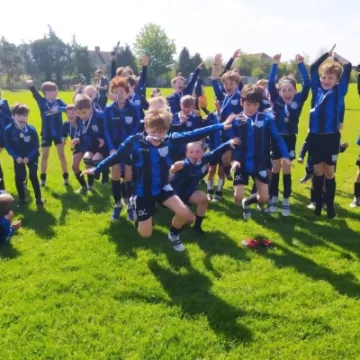 HYFC U8s team at Presentation Day 29Apr23