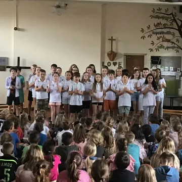 Leavers service to the school