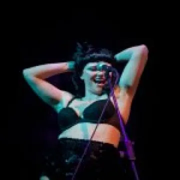 Gloria Sunset – Vintage Singer