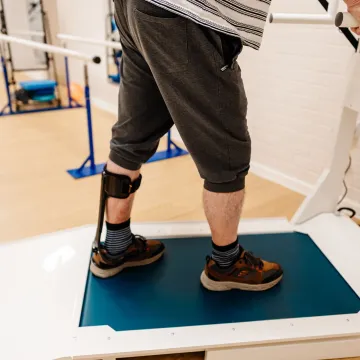 Close Up Client On Eazy Gain