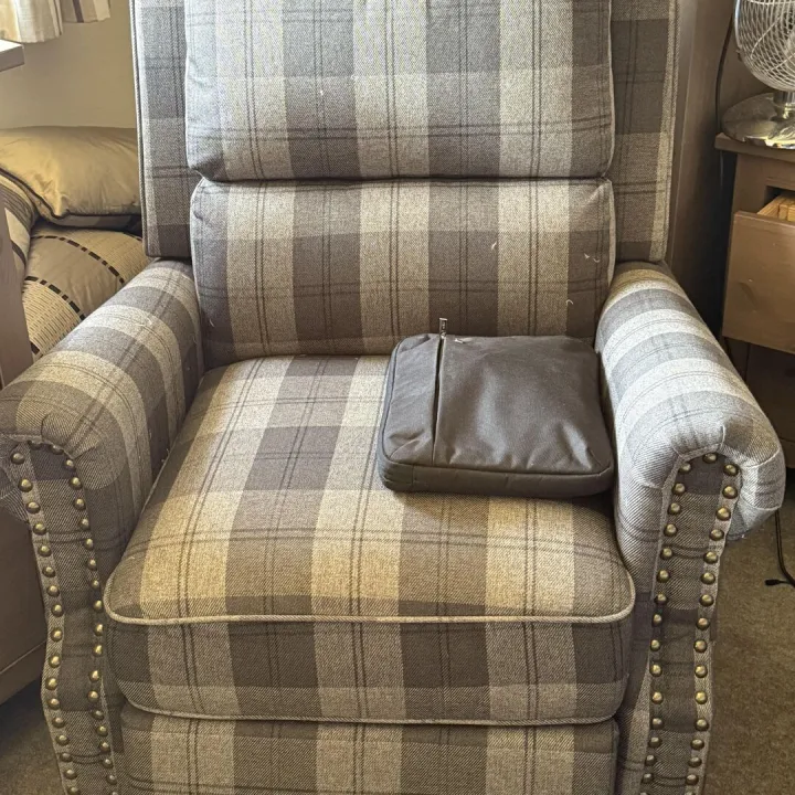Recliner armchair &ndash; Items free to a good home!