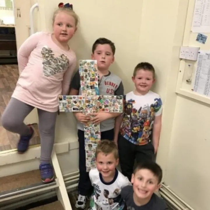 Decorating the cross 3