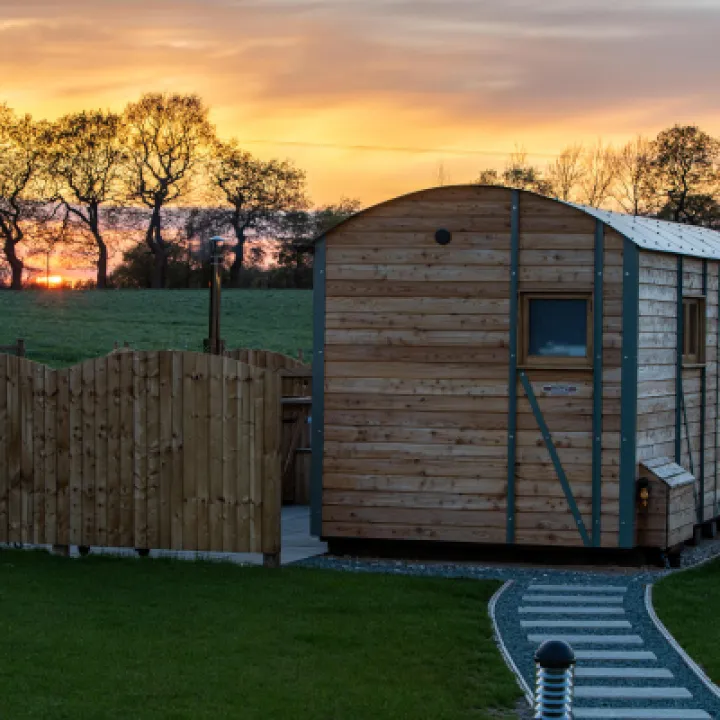 Overwater Luxury Glamping Hodnet Exterior 11