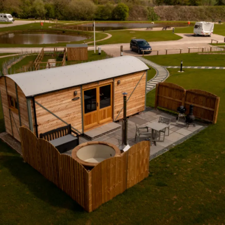 Overwater Luxury Glamping Hodnet Exterior 3