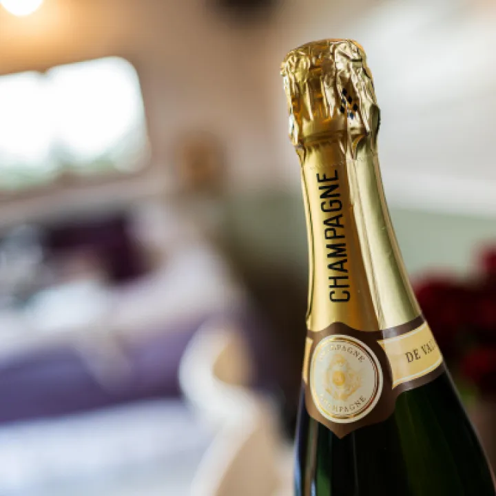 Overwater Luxury Glamping Hodnet Interior 44