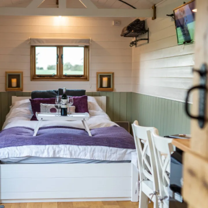 Overwater Luxury Glamping Hodnet Interior 46