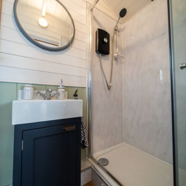 Overwater Luxury Glamping Hodnet Interior 52