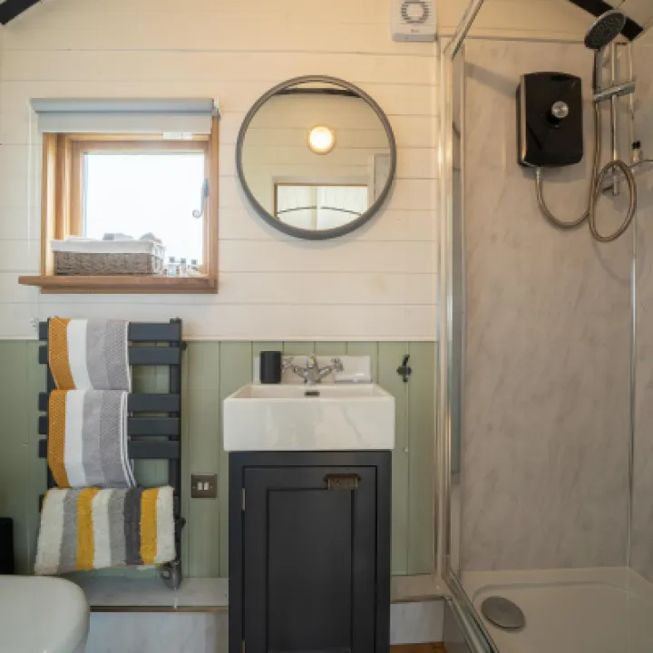 Overwater Luxury Glamping Wellington Interior 14