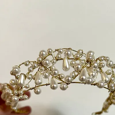 Items for sale
– Wedding Tiara – pearl and gold wire £35