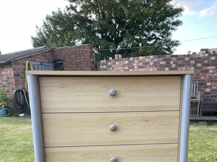 Items for sale
– Chest of drawers £20