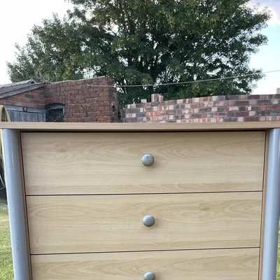 Items for sale
– Chest of drawers £20