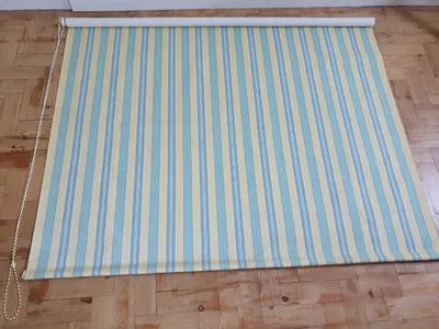 Items for sale
– Large roller blind £10