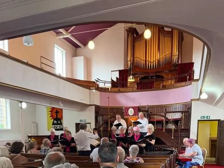 Thorne Bi – Choir 2
