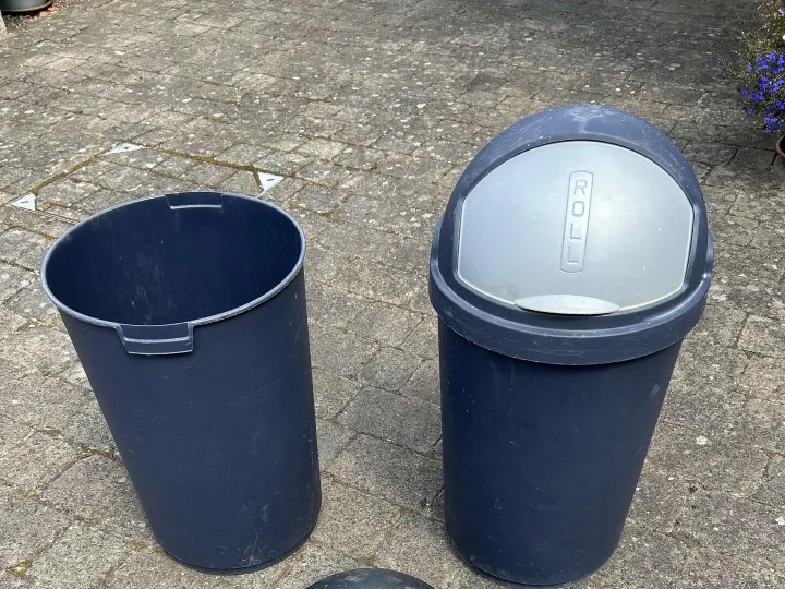 Items for sale
– Storage Bins £6