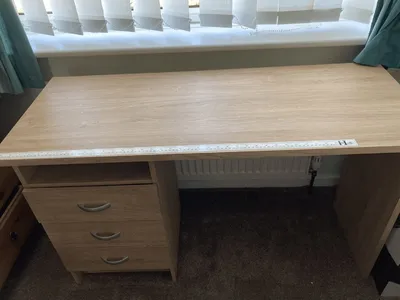 Items for sale
– Desk £5.00