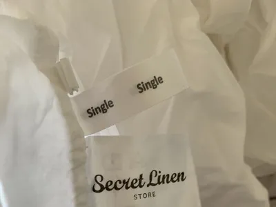 Items for sale
– Continental fitted bedding £8