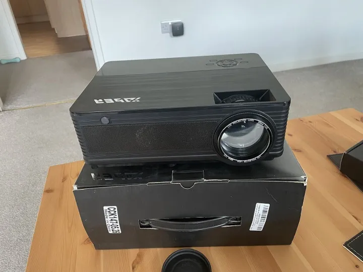 Items for sale &ndash; Yaber video projector 6500 native 1080p led projector black 50.00
