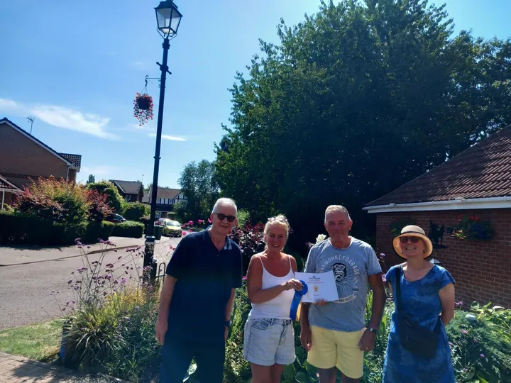 1st Place Front Garden – Oakmoore