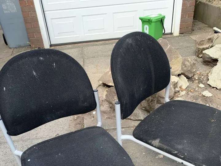 Items free to a good home! &ndash; Two chairs n/r