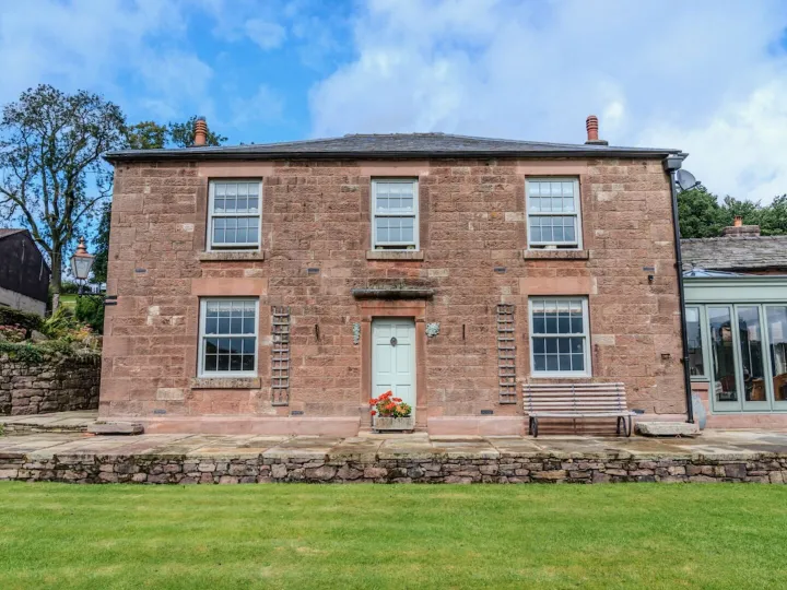 Mellor Knowl Farmhouse, the five star farmhouse also let on the farm