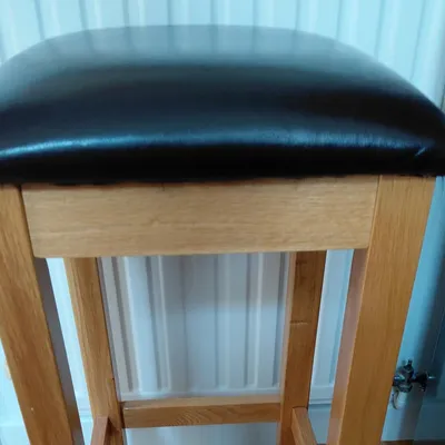 Items for sale
– Solid oak bar stool with padded seat £20 ono