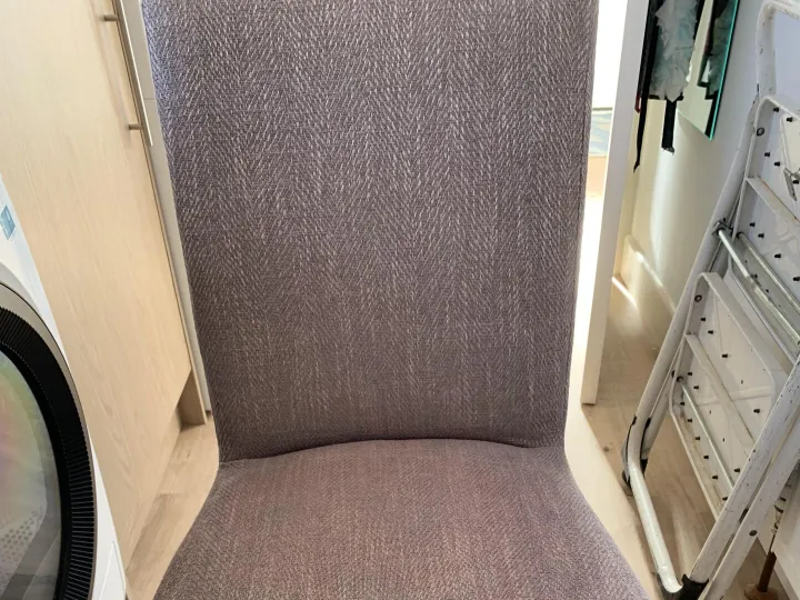 Items for sale
– Upholstered dining chairs £8 each
