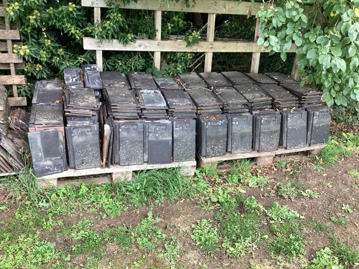 Items for sale &ndash; Roof tiles 1