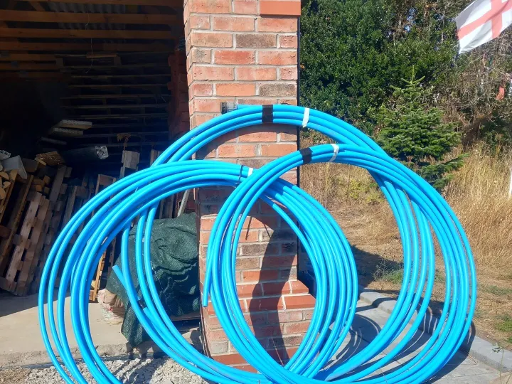 Items for sale
– Blue water pipes £ 15 each
