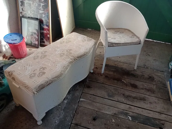 Items free to a good home! – Rattan ottoman and chair n/r