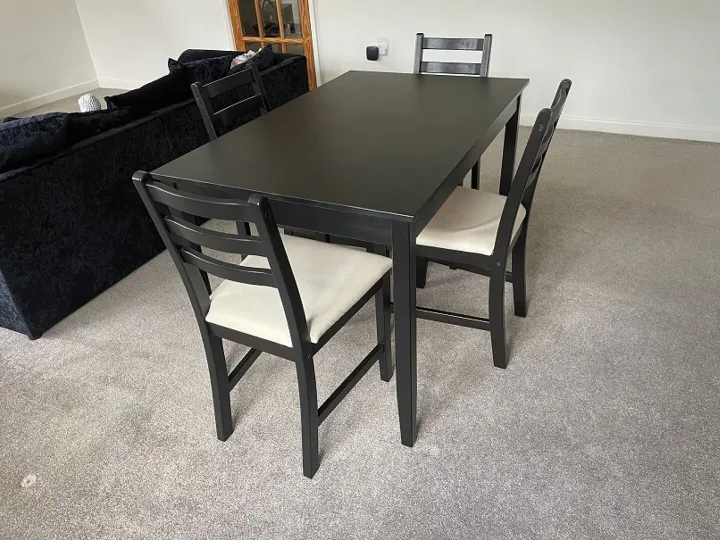 Items for sale &ndash; Table & 4 Chairs 50.00