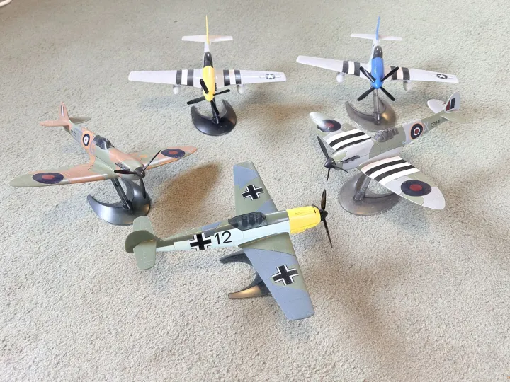 Items for sale
– 5 Airfix Quickbuild Aircraft £15 £15