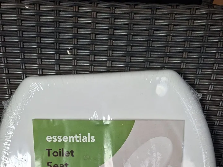 Items for sale &ndash; Brand new Dunelm white toilet seat n/r