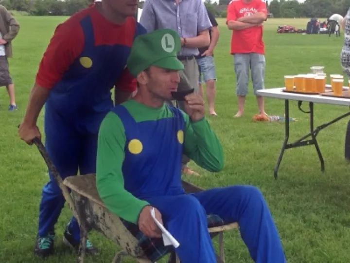 Wheelbarrow Race 02