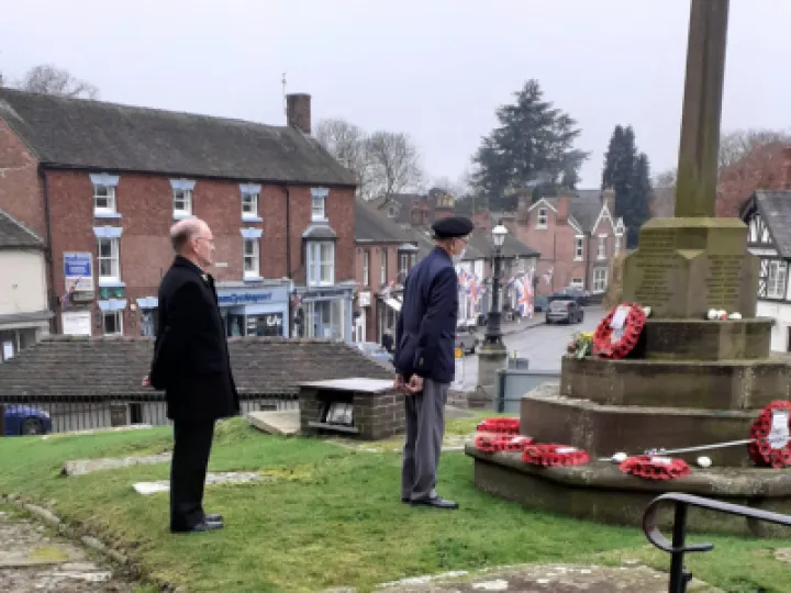 Tom Hassall Lays Wreath
