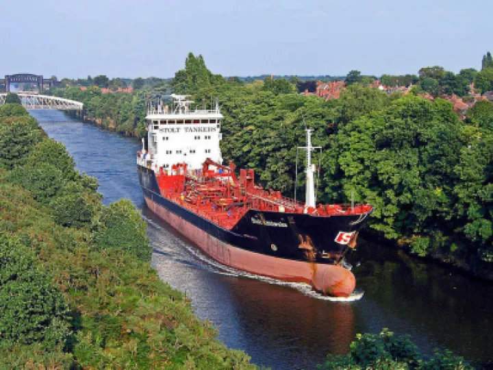 H35 &ndash; Tanker_ship_canal Ed
