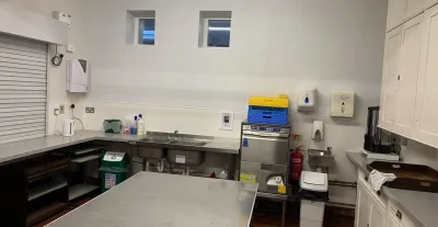 JW room kitchen 1