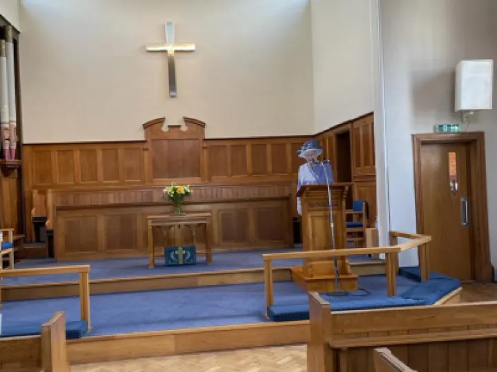 The Queen in chapel