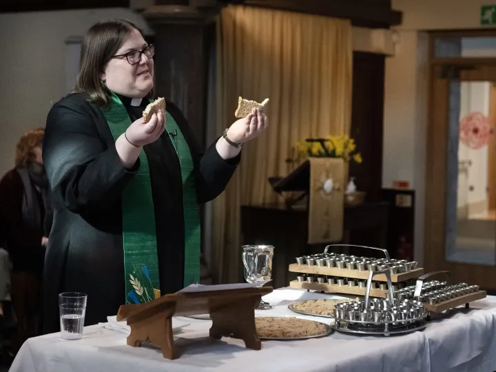 Communion 1