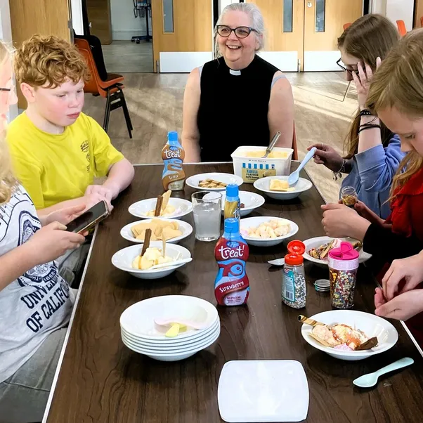2025 04 – Icecream With Rev Rachel Bending