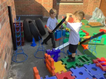 E7F61A7C-C4E3-4156-B271-55B201F3D836