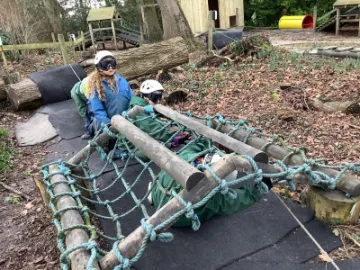 40C2FB51-F9D2-4A0D-A33F-79BDF34E6A91