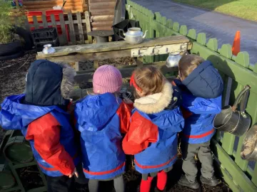 Dinosuar End of Wk 4 021