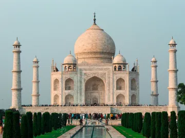 A stunning shot of the Taj Mahal in Agra