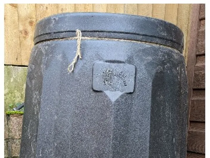 Items free to a good home! &ndash; Compost Bin n/r