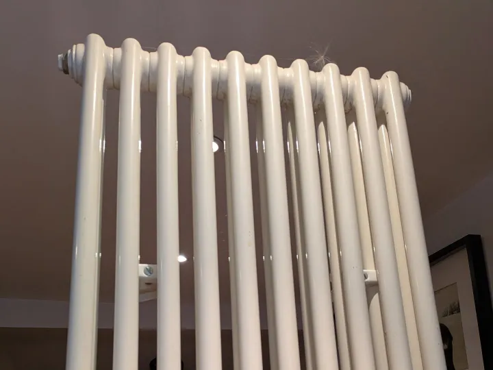 Items for sale
– Double round column wall radiator. £10